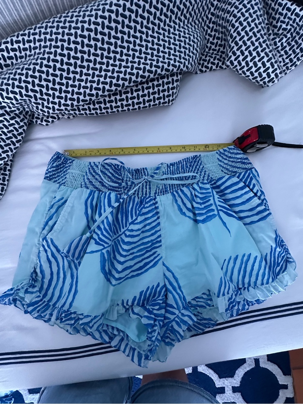 Vineyard Vines Light Blue Tropical Leaf Print Athletic Shorts